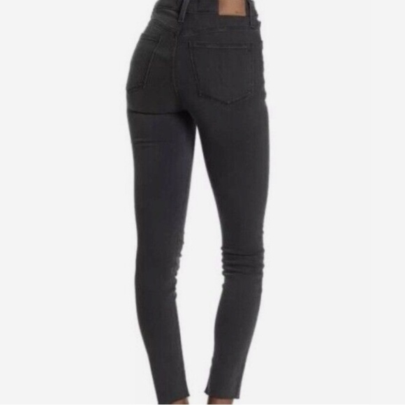 Madewell 9” Midrise Skinny Jeans in Charcoal Wash with a Raw Hem - Size 26 - Picture 2 of 14